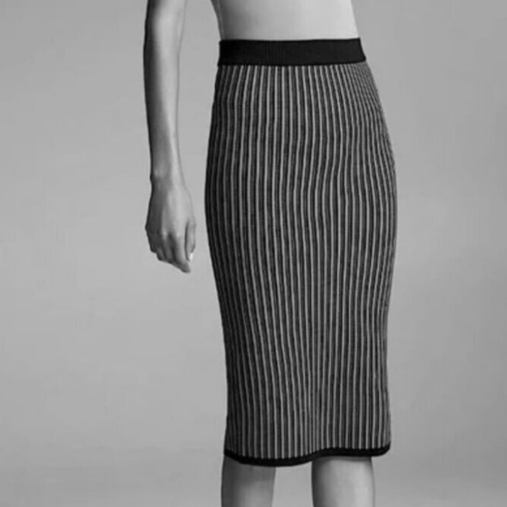 Aritzia Babaton Black & White Midi Bodycon Sculpt Knit Stripped Skirt Size Small - Picture 3 of 7